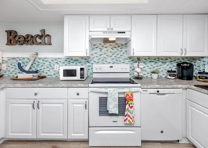 509 Bayshores Yacht Tennis Club