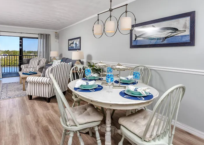 509 Bayshores Yacht Tennis Club