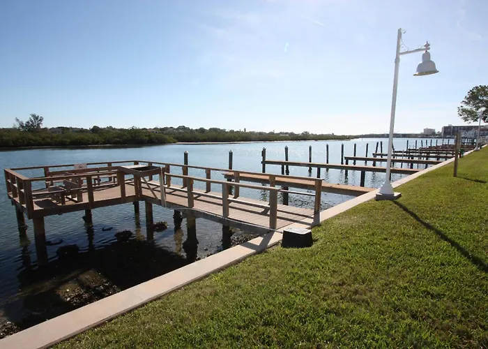 509 Bayshores Yacht Tennis Club *